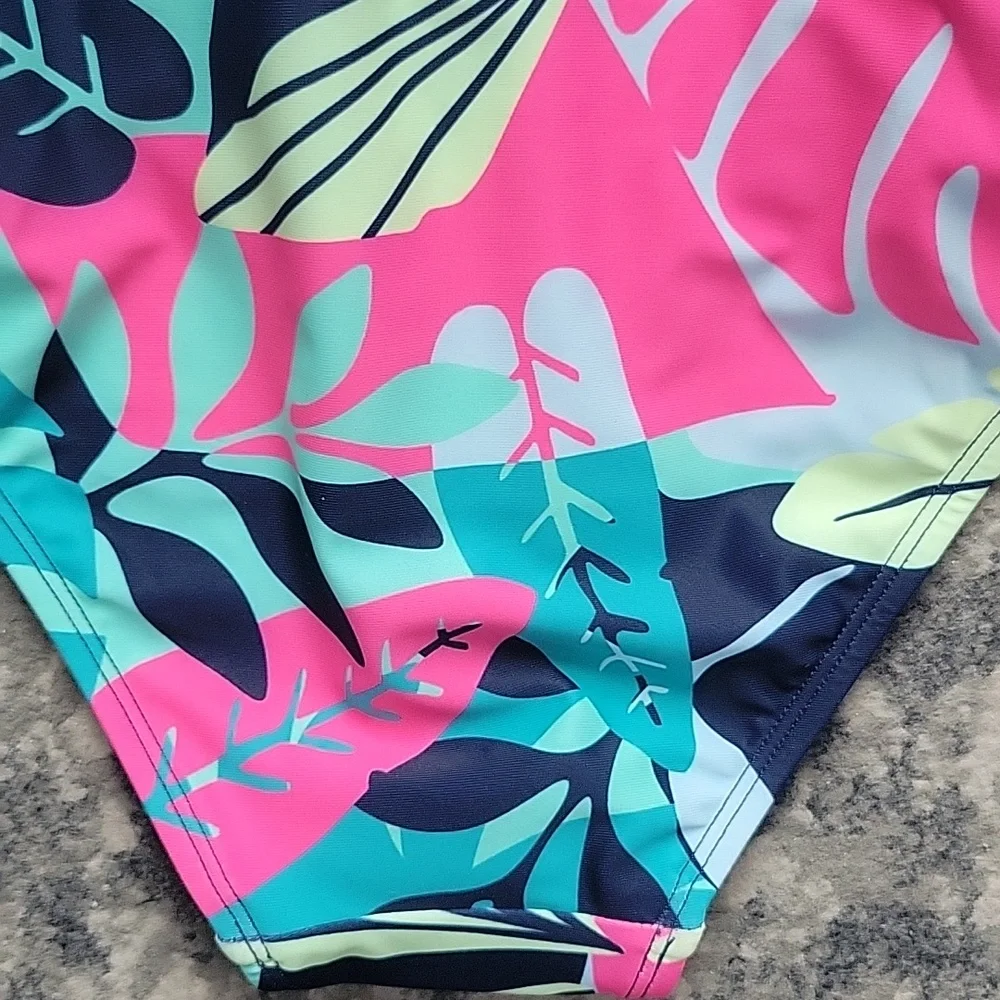 N/A bold tropical